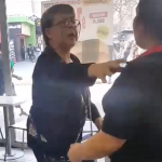 VIDEO| “No me servía nunca las papas”: impactante agresión de mujer a trabajadoras de local de comida rápida