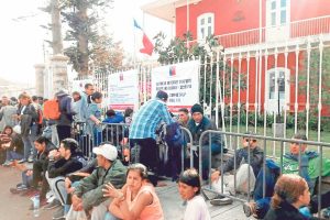 Compleja situación de venezolanos en consulado chileno en Perú genera roces entre autoridades de ambos países