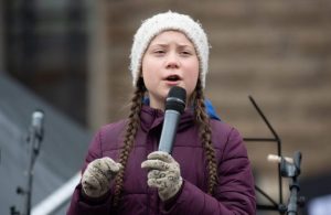 Greta Thunberg y activistas ambientales bloquean puertas del Ministerio de Energía noruego