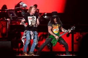 Axl Rose, vocalista de Guns N' Roses, es acusado de agresión sexual por exmodelo