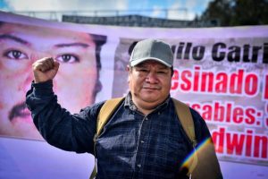 Padre de Catrillanca responsabiliza a Carabineros por conducta de M.P.C.: "El sistema lo quiere asesinar de esa manera"