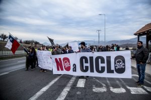 Vecinos de Til Til se manifiestan en contra del proyecto "Ciclo"