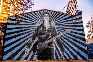 Gustavo Cerati es homenajeado con su propio mural en la exposición "Iconos a Cielo Abierto"