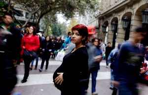 Isapres no podrán suscribir planes con cobertura reducida de parto desde diciembre