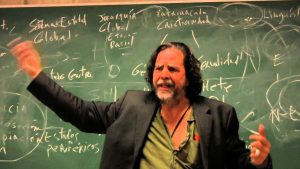 Ramón Grosfoguel, sociólogo y académico de Berkeley:  “En Chile, la izquierda debe actualizarse con nuevas realidades como el medioambiente, el feminismo o los derechos LGTB”