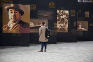 Mural sobre llegada del Winnipeg a Chile se inaugura en Museo de la Memoria