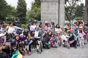 Actividad gratuita reúne a mujeres ciclistas en 50 ciudades latinoamericanas
