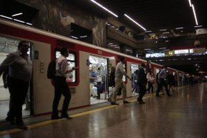 Cierran estaciones del Metro por nuevo episodio de evasión masiva