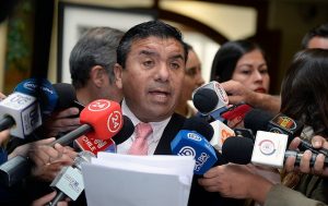 "Es una forma de sacar dinero": Presentan nueva denuncia contra diputado Pedro Velásquez