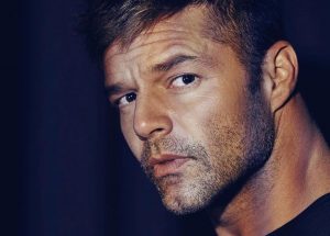 Se trataría de su sobrino: Presentan querella de agresión sexual contra Ricky Martin