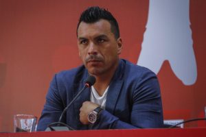 Esteban Paredes: "Gobierno y ANFP quieren retomar el fútbol para calmar a la gente pero no estamos de acuerdo"