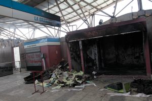 Formalizarán a dos personas acusadas de quemar las estaciones Pedrero y La Granja del Metro