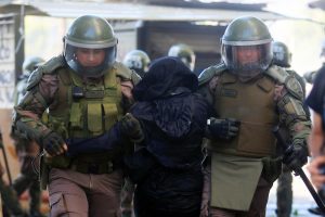 Organizaciones docentes repudian represión policial contra estudiantes secundarios