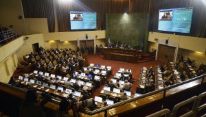 Cámara de Diputados aprueba rebaja de la dieta parlamentaria en un 50%