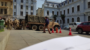VIDEOS| Armada saca camiones militares a las calles de Valparaíso