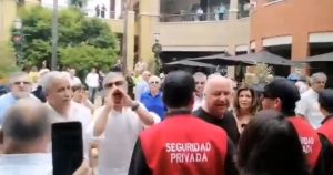 "Ándate a tu población de mierda": Manifestación en Portal La Dehesa concluye con duros insultos de parte de los vecinos del lugar