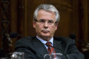 Ex juez Baltasar Garzón sugiere dimisión del director del INDH y rechaza que Piñera presida la COP25