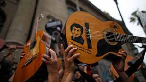 “¡Ya no estamos dormidos!”: Las canciones surgidas en la primavera chilena