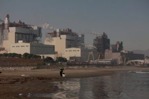 Sequía, contaminación sin solución y malas prácticas en la industria salmonera: las deudas ambientales de Chile en 2019