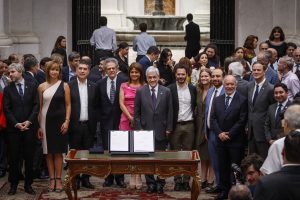 Oposición le recuerda a Piñera que promulgación de reforma para nueva Constitución: "Inicia no gracias, sino a pesar de La Moneda"