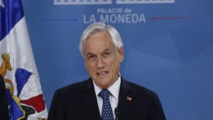"Es un hecho histórico": Parlamentarios ofician a TVN para que transmita en vivo AC contra Sebastián Piñera