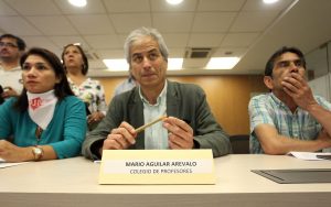 Colegio de Profesores exige la renuncia de Cubillos y Piñera tras asamblea extraordinaria