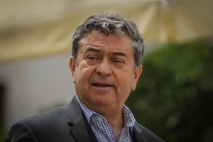 REDES| La indignación y repudio al senador Coloma por asegurar que "Andrés Chadwick ha sido la gran víctima de Chile"