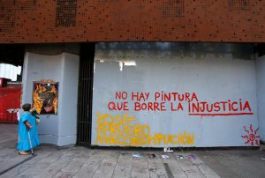 FOTOS | "La historia no se borra": La comunidad se vuelca a recuperar las paredes del GAM