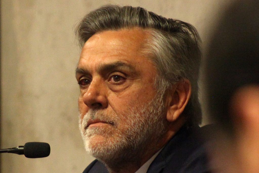 Pablo Longueira renuncia a la UDI y baja su candidatura a la Convención Constitucional