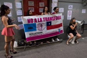 Realizan funa performática a las afueras de Bar El Túnel tras episodio de transfobia contra activista trans