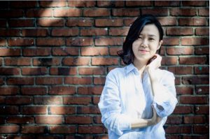 Los libros de Ale Valle: Del K-pop a Kim Ji-young, la “simple” historia de una joven coreana enciende la lucha de las mujeres