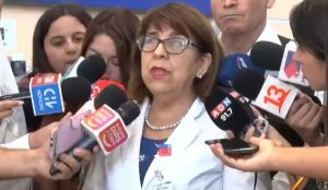 REDES| Critican a Seremi Rosa Oyarce tras confuso punto de prensa por el Coronavirus en el aeropuerto