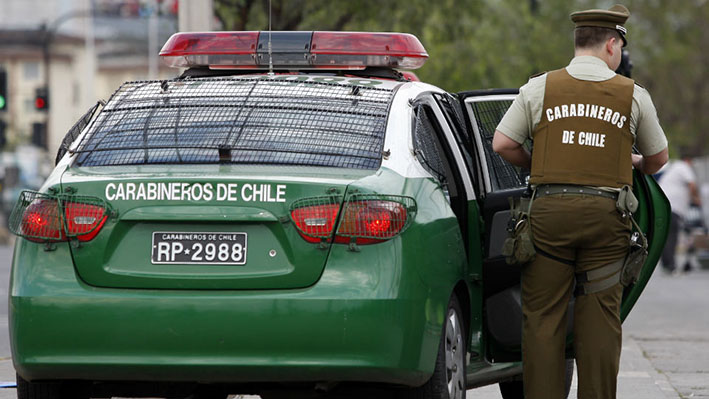Tres carabineros fueron detenidos por participar en fiesta clandestina en Providencia