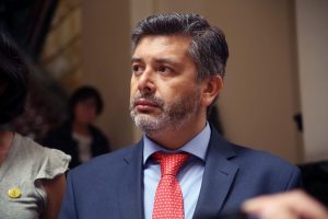 Asociación de Magistrados apoya a juez Urrutia: "Llamamos a la Corte de Apelaciones a anular su decisión"