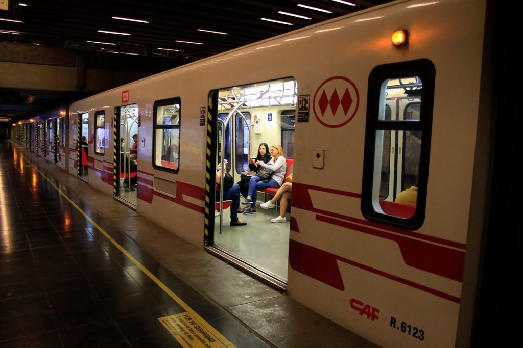 Dirigentes de Metro anuncian movilizaciones y acusan que la gerencia «se está enriqueciendo» a costa de los trabajadores y trabajadoras