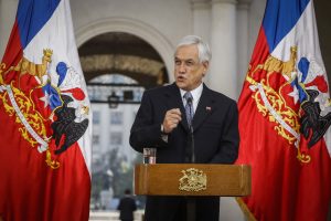 Piñera anuncia un “veto sustitutivo” para solucionar falencias de la ley de pago de Permiso de Circulación