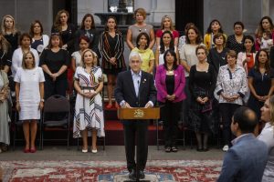 8M en La Moneda: Piñera anuncia Dicom para deudores de pensiones alimenticias