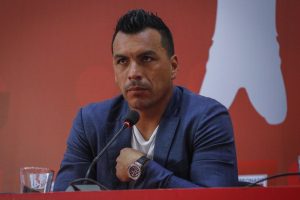 Terremoto en Colo Colo: Esteban Paredes amenaza con renunciar y retirarse del fútbol