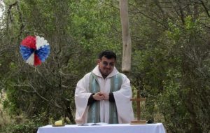 Vaticano dispensa del sacerdocio a cura chileno acusado de abuso de menores