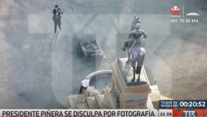El desatino de Piñera en Plaza Dignidad visto por dibujantes y humoristas gráficos: "Lo más decente es el caballo"