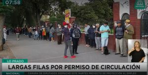 Gente se aglomera en Lo Prado para pagar el permiso de circulación