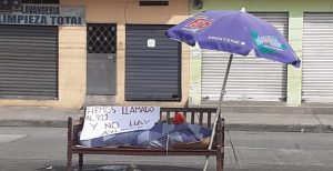 Un hombre de 65 años muere en la calle en Quito y levanta dudas sobre la cuarentena