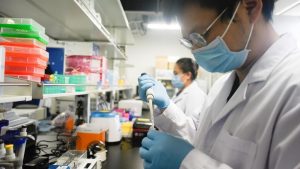 Investigadores chinos afirman haber desarrollado medicamento que otorga inmunidad temporal al coronavirus