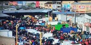 FOTOS| Enorme aglomeración de personas en La Vega antes de cuarentena total genera preocupación