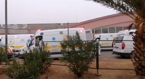 VIDEOS| Ambulancias protestan en Hospital El Pino luego de esperar más de 15 horas con sospechosos de COVID-19