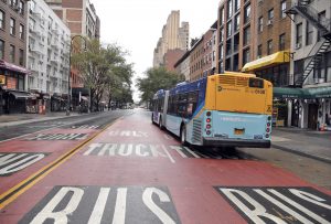 Movilidad Urbana: Nueva York apuesta por vías exclusivas para buses y la reducción de espacio para vehículos particulares