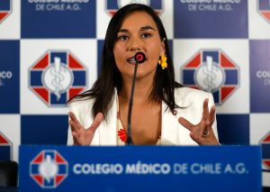 Izkia Siches irá por la reelección en el Colegio de Médicos