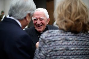 Vaticano suspende investigación canónica por abuso sexual contra Bernardino Piñera