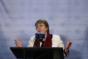 Bachelet asegura que en Ucrania ambas partes han violado normas internacionales