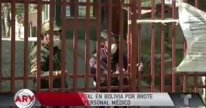 Muerte de reo con síntomas de COVID-19 provoca motín en cárcel de Bolivia